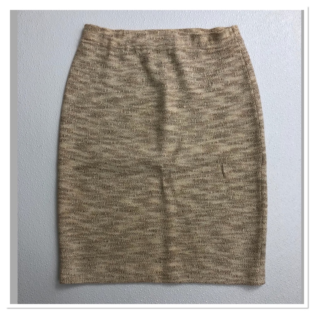 St. John Collection skirt suit knit 2 piece suit - Picture 8 of 8